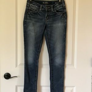 Silver Suki Women’s Mid Skinny Jeans. Waist 27 Length 31. Excellent condition!!